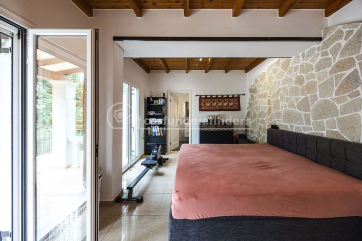 Image No.15-2 Bed House for sale