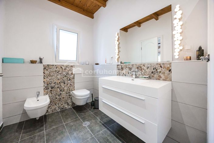 Image No.18-2 Bed House for sale