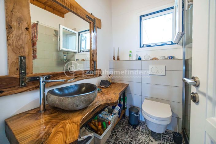 Image No.20-2 Bed House for sale