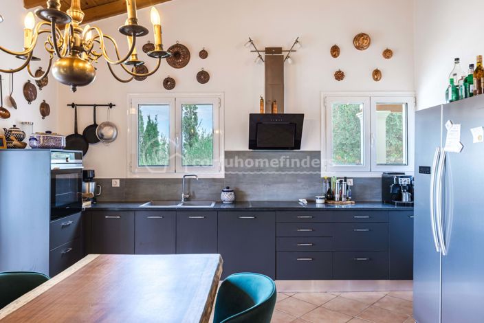 Image No.9-2 Bed House for sale