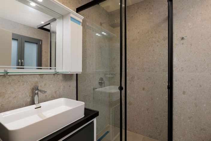 Image No.18-4 Bed House for sale