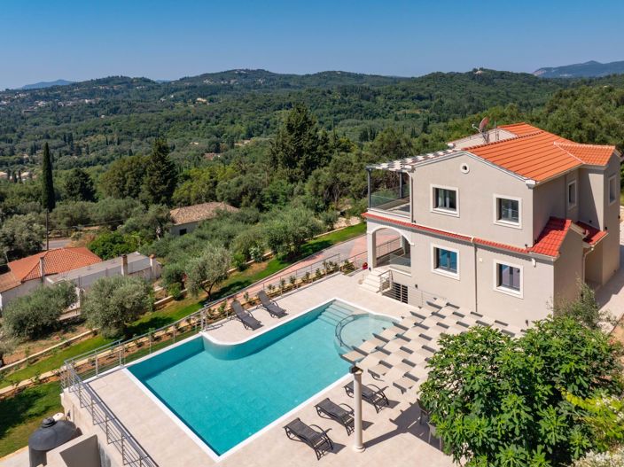 Image No.2-4 Bed House for sale