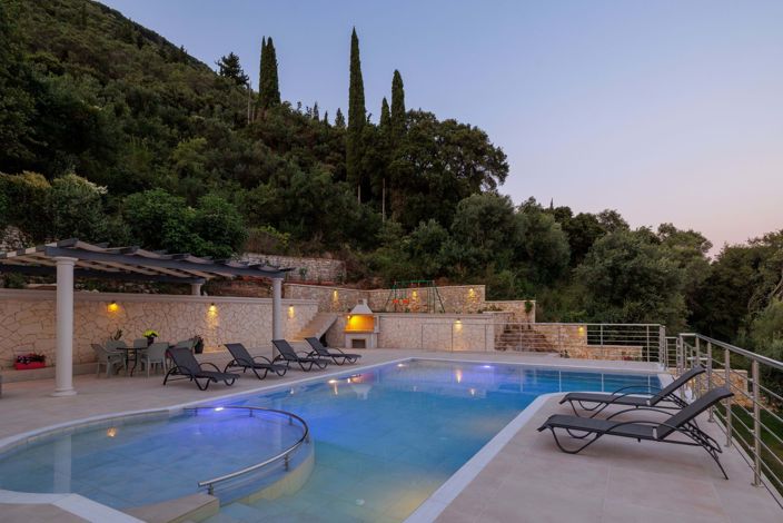 Image No.30-4 Bed House for sale