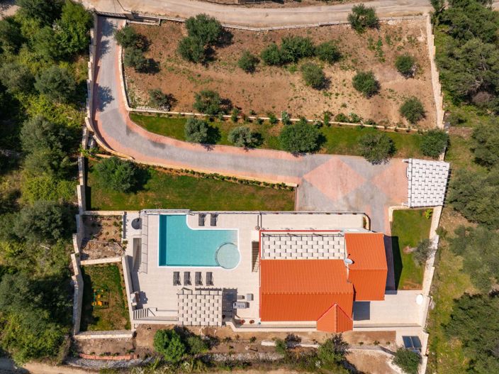 Image No.35-4 Bed House for sale