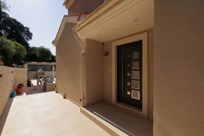 Image No.6-4 Bed House for sale