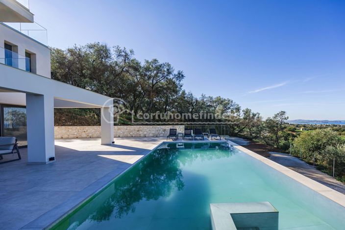 Image No.1-4 Bed House for sale