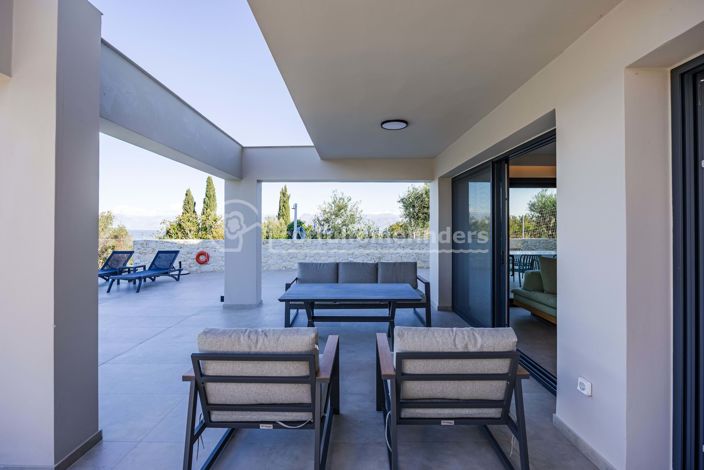 Image No.12-4 Bed House for sale