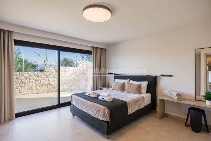 Image No.13-4 Bed House for sale