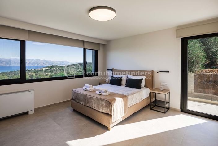 Image No.18-4 Bed House for sale