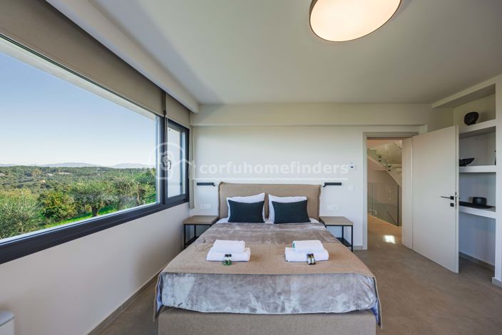 Image No.21-4 Bed House for sale