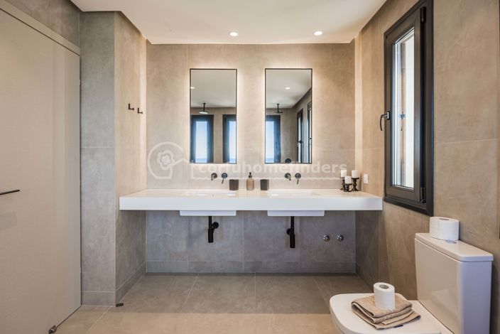 Image No.23-4 Bed House for sale