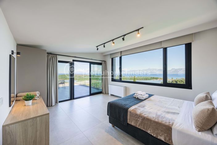 Image No.27-4 Bed House for sale