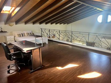 c1e22aea-d964-4f6f-b779-8570a2f9e2d6