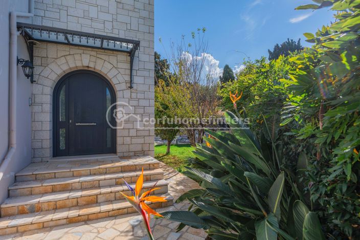 Image No.2-4 Bed House for sale