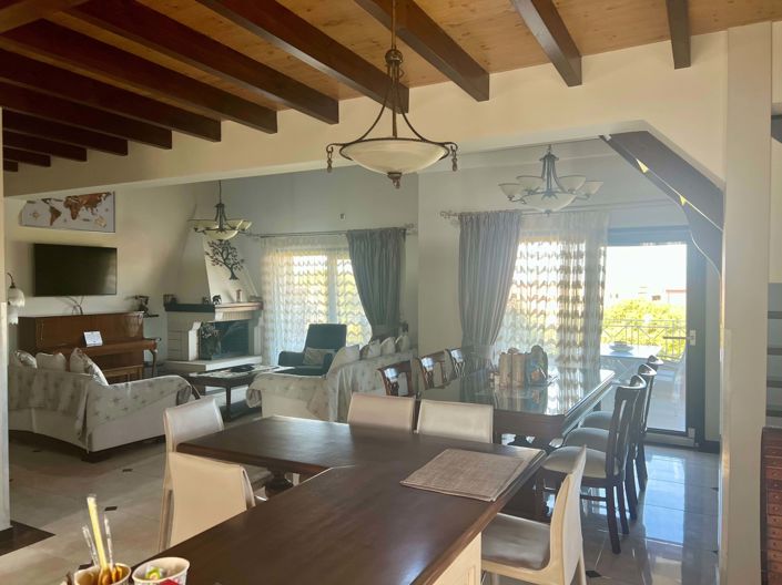 Image No.3-4 Bed House for sale