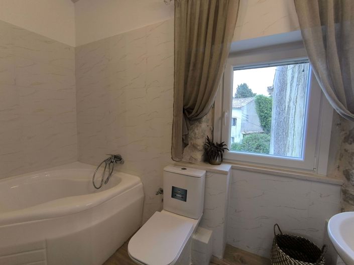 Image No.13-1 Bed House for sale