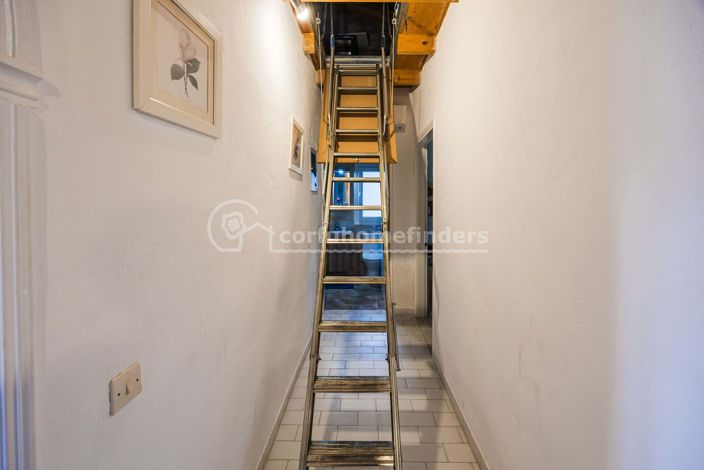 Image No.12-3 Bed House for sale