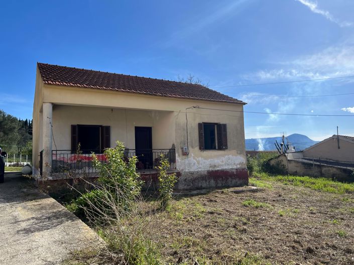 Image No.1-2 Bed House for sale