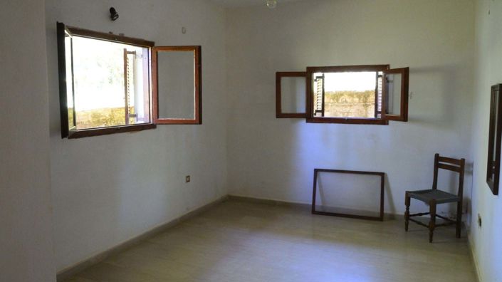 Image No.10-5 Bed House for sale