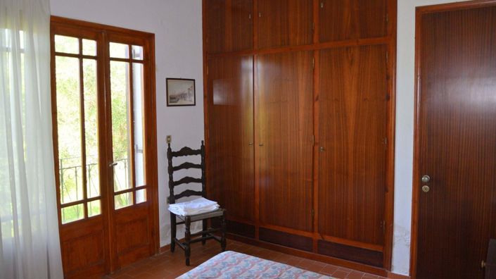 Image No.17-5 Bed House for sale