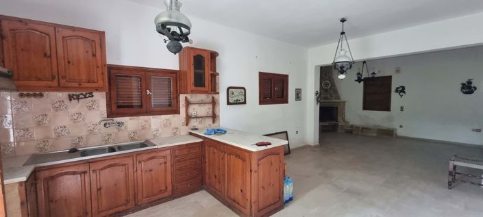 Image No.8-5 Bed House for sale