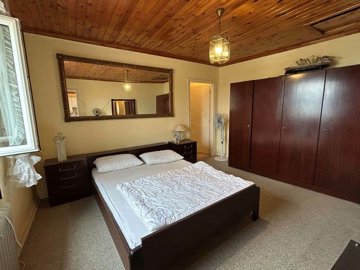 ef2f14fc-5184-4a17-919b-a290d7d46aef