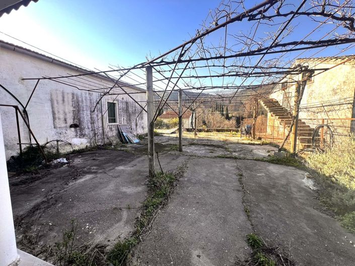 Image No.9-2 Bed House for sale