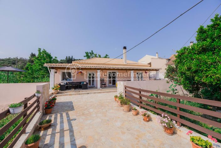 Image No.1-3 Bed House for sale