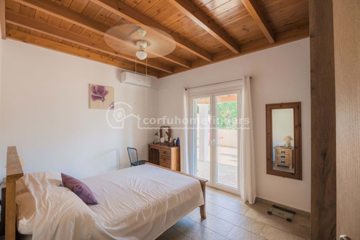 Image No.11-3 Bed House for sale