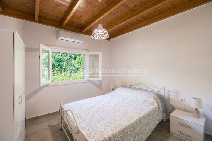 Image No.15-3 Bed House for sale