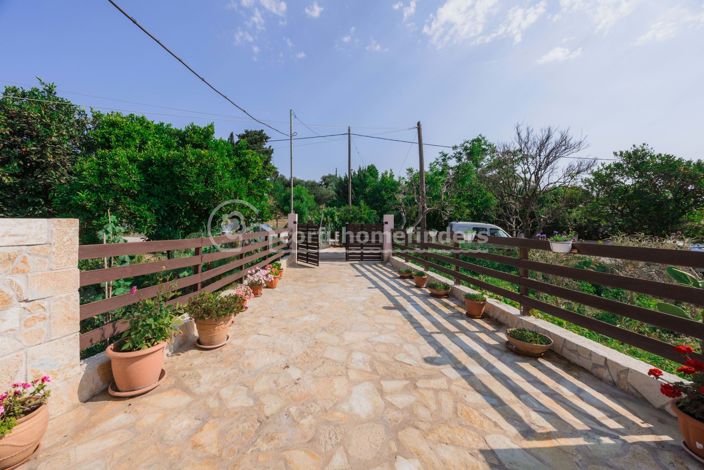 Image No.3-3 Bed House for sale