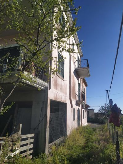 Image No.9-4 Bed House for sale