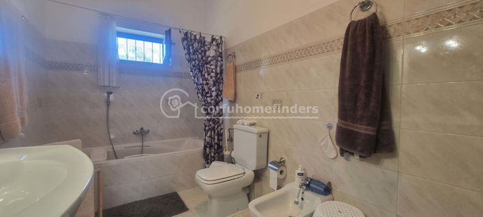 Image No.13-3 Bed House for sale