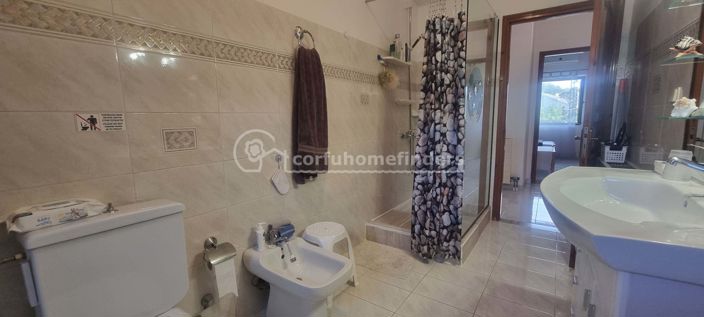 Image No.19-3 Bed House for sale