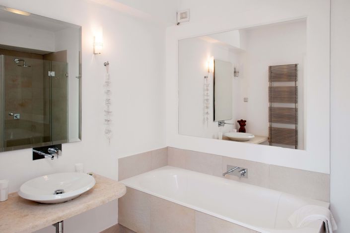 Image No.15-7 Bed House for sale