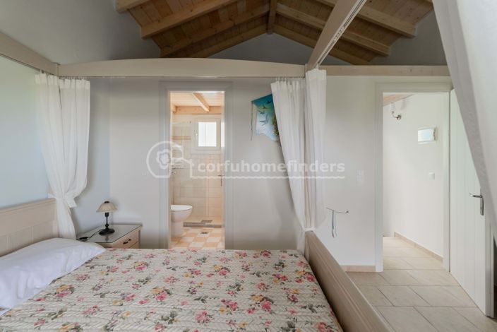 Image No.12-2 Bed House for sale