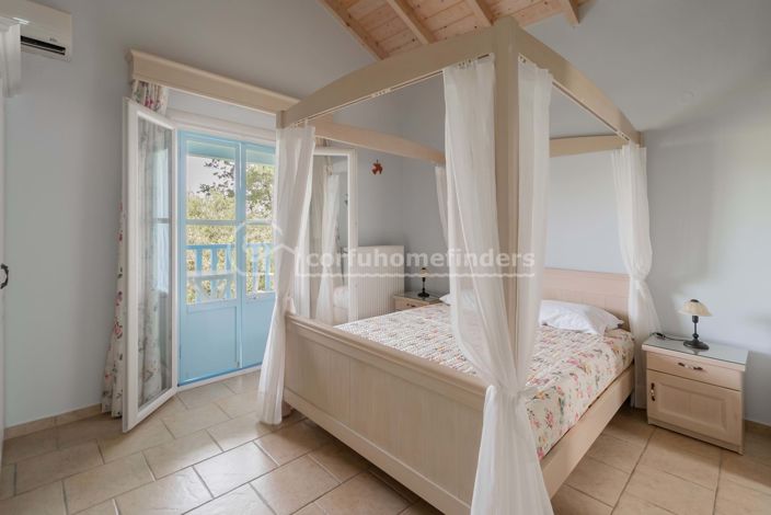 Image No.5-2 Bed House for sale