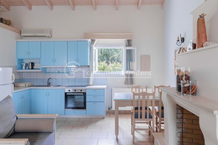 Image No.8-2 Bed House for sale