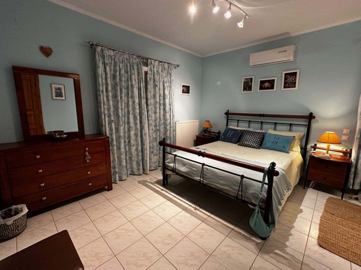 Image No.6-4 Bed House for sale