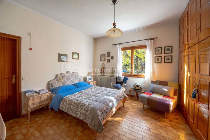 Image No.11-5 Bed House for sale