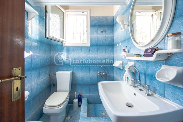 Image No.12-5 Bed House for sale