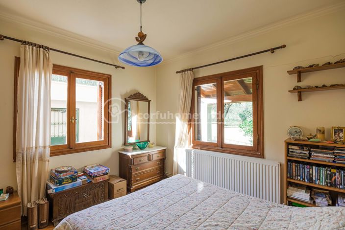 Image No.13-5 Bed House for sale