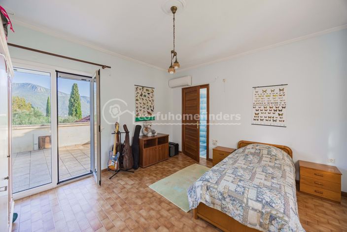 Image No.16-5 Bed House for sale