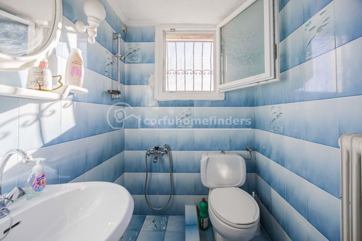 Image No.18-5 Bed House for sale