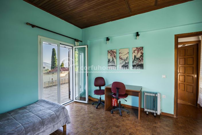 Image No.20-5 Bed House for sale