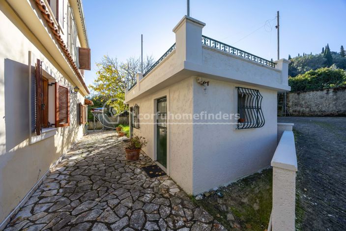 Image No.24-5 Bed House for sale