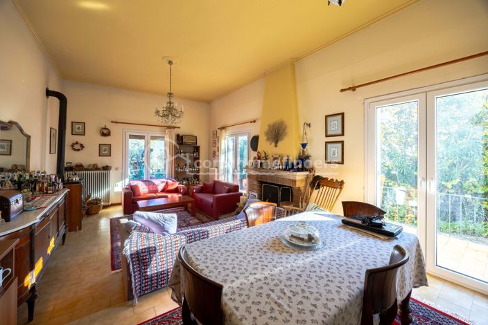 Image No.6-5 Bed House for sale