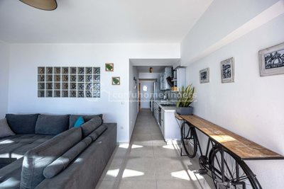 c2923a68-f9d8-4c36-8e9a-3b230a78e94f