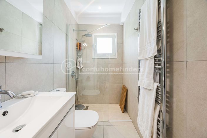 Image No.11-2 Bed House for sale