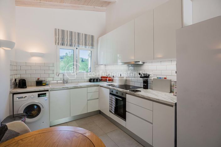 Image No.5-2 Bed House for sale